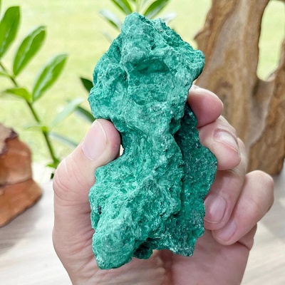 Nefertitis Malachit sametový surový 5 NF45334 - cca 10 x 5 x 5 cm, 215 g