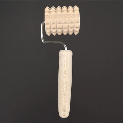 AMADEA Dřevěný masážní váleček 18 cm