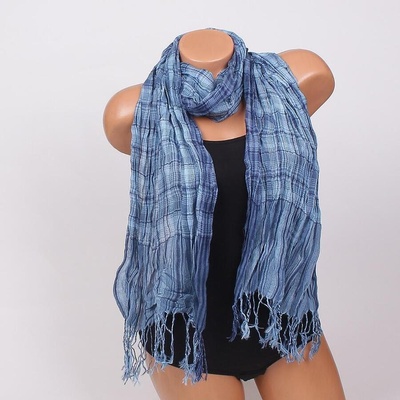 Шал в сини нюанси с ресни