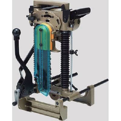 MAKITA 7104L řetězová dlabačka Makita 7104L