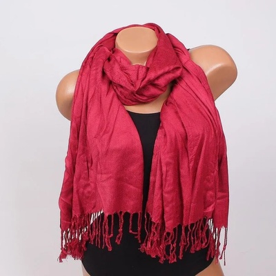 Дамски червен шал с ресни