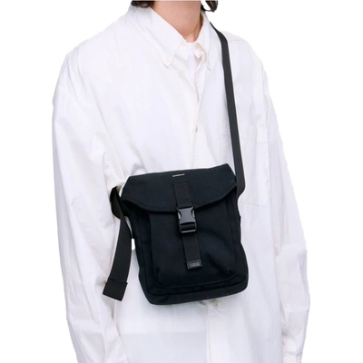 Sandqvist Чанта за рамо Sandqvist Everyday Crossbody Bag 4 Shoulder bag - Black - размер 4 l (510-6204-0111)