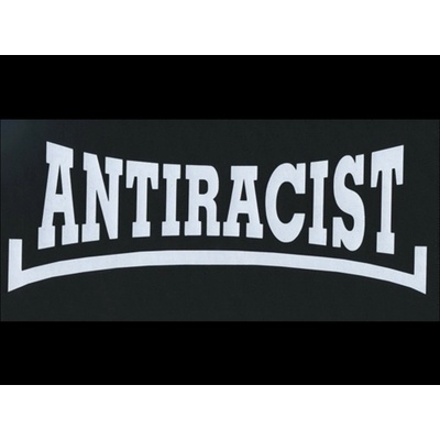 Zádovka ANTIRACIST nápis