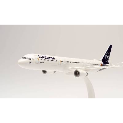 Herpa A321-131 Lufthansa 2018s Colors w. Die Maus Named Flensburg 1:200