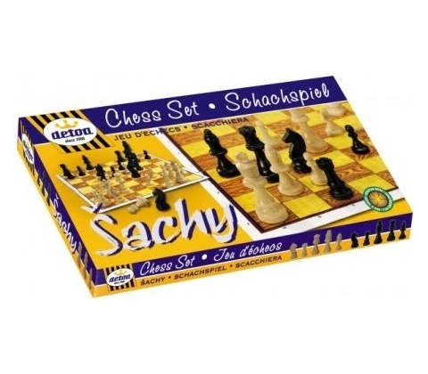 Šach - drevené figúrky