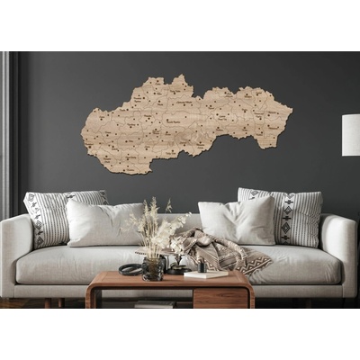 Drevená mapa Slovenska s okresmi a mestami