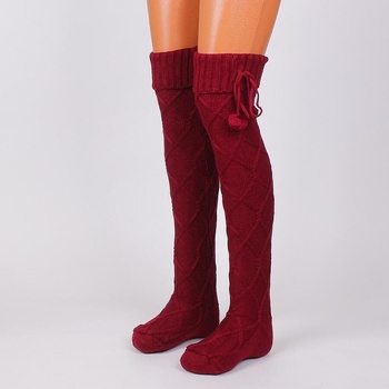 Image 1 of Дамски 7/8 чорапи в цвят бордо с помпони