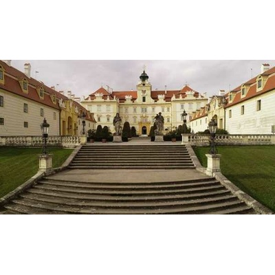 Pobyt na zámku Valtice se snídaní, ochutnávkou vín, prohlídkou zámku a cyklovýletem pro 2 osoby na 2 noci