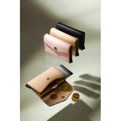 Secrid портфейл от кожа PEBBLE (Eor.Pebble)