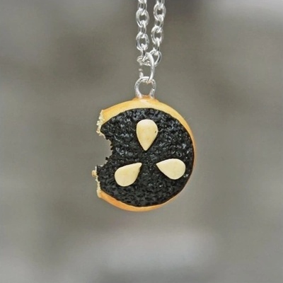 Prosperk Řetízek s přívěskem fimo makový koláček nakousnutý S1719