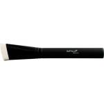 IMPALA Cosmetics Impala Четка за фон дьо тен с триъгълна форма №32