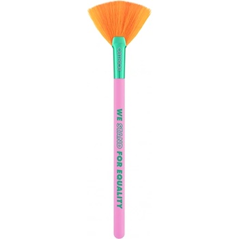 Catrice Cosmetics Who I Am Highlighter Brush четка за хайлайтър за жени 1 бр