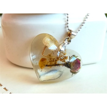 Meganflo Сърце с роза и момина сълза