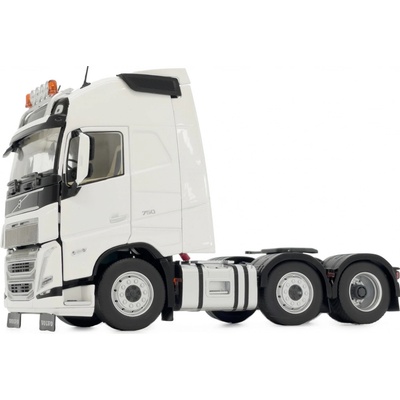 MarGe Models Model tahače Volvo FH5 truck 6x2 Bílá Marge 1:32