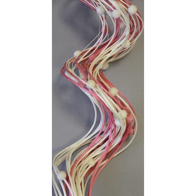 Curly ting dřevěný korálek 80cm mix růžová/bílá