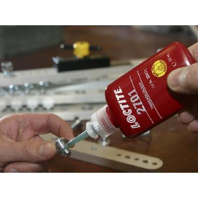 LOCTITE 2701 na zajištění šroubů 50 ml