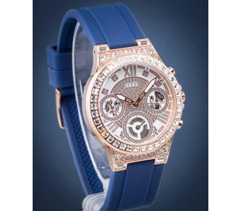 Guess GW0257L3