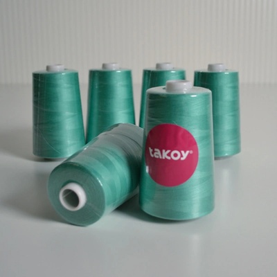 Takoy Overlock / coverlock polyesterová niť TKY 5000 farba svetlý tyrkys