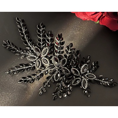 Naishide Jewelry Černá ozdoba do vlasů s krystaly a květy