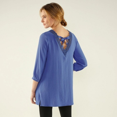 Tunika s výstrihom do „V“ a macramé lemom s viazačkou na chrbte kráľovská modrá