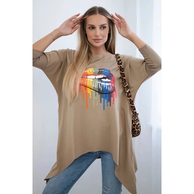 Kesi Oversize blouse with rainbow camel print krémová