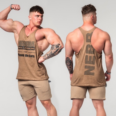 Nebbia Washed-off oversized tielko MAX OUT 359 hnědé