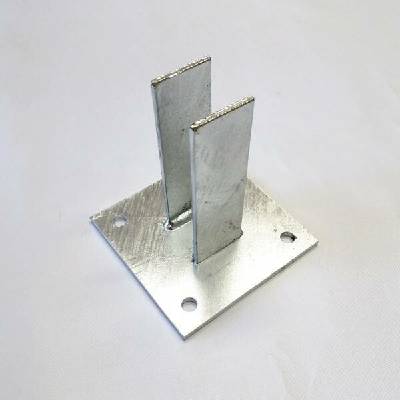 Patka pro montáž sloupku na betonový podklad, pro sloupek 60x60 mm, žárově pozinkovaná