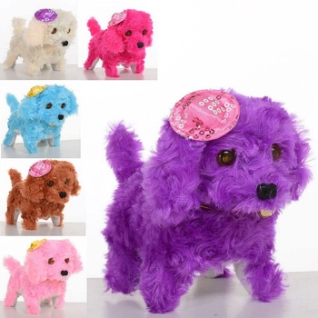 Плюшено куче ходи, маха с опашка и лае с шапка и звънче М21-308