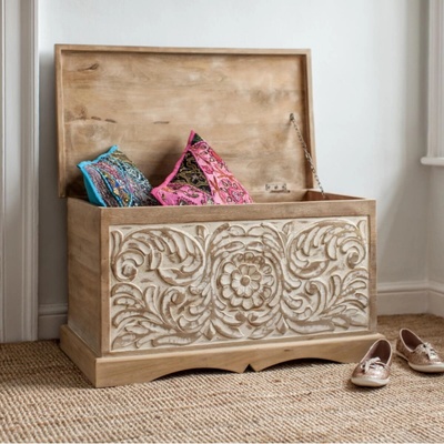 AV interiery Sita 90 x 45 x 45 cm z masívu mango s vyřezávanými ornamenty – Zboží Dáma