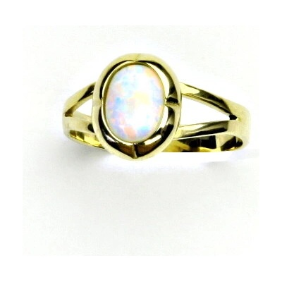 Čištín Zlatý prsten bílé i žluté zlato bílý syntetický opál T 1374