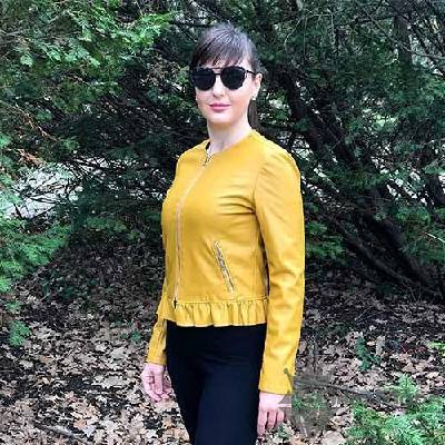 Елегантно дамско кожено яке - цвят горчица