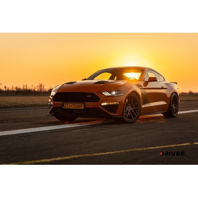 Jazda v špeciálnom Mustang - monštre RS3 so šprintom na letisku