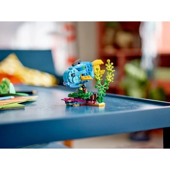 Image 1 of LEGO® Creator 3-in-1 - Exotic Parrot (31136)