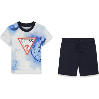 Guess Комплект светло синя тениска и тъмно сини къси панталони за бебе момче с червено лого Guess