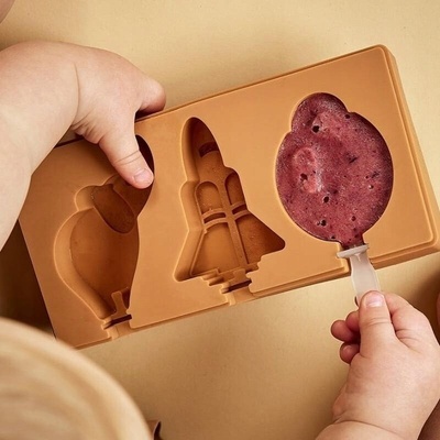 Nuuroo - Silikonová forma na nanuky a pečení Elin Ice Pop Light Brown