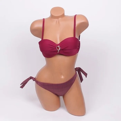 Стилен бански в бордо - чашка b