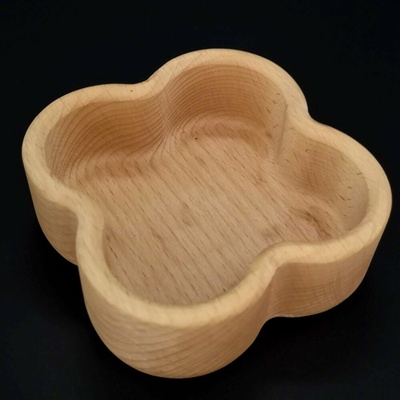 Amadea Dřevěná miska ve tvaru čtyřlístku masivní dřevo 11,2x4,5 cm