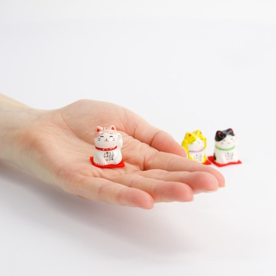 Talisman Lucky Cat Tokyo Design Studio 2.5 cm - náhodná barva uni