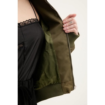 MM6 Maison Margiela Яке бомбър MM6 Maison Margiela в зелено преходен модел S52AM0315. M35257 (S52AM0315.M35257)