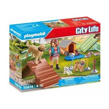 PLAYMOBIL Детски комплект за игра Playmobil, Подаръчен комплект: Дресьор на кучета, 2970676