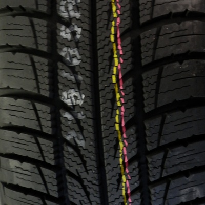 Kumho 821 145/65 R15 72T