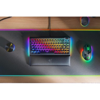 Image 1 of Razer BlackWidow V4 (RZ03-05000100-R3M1)