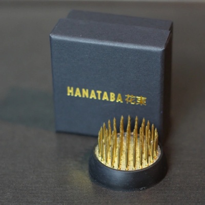 HANATABA Aranžovací napichovací ježek Kenzan 3,4 cm, zlatá barva, kov