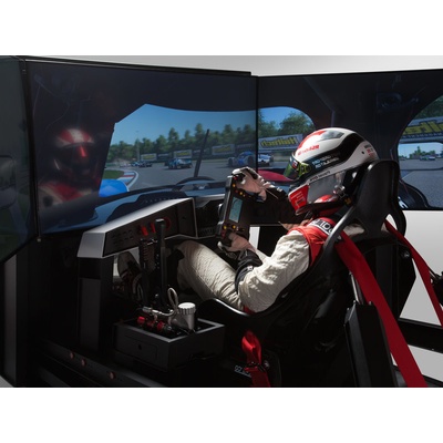 Profesionální simulátor závodních automobilů - WRC Rallye Car, GT3 nebo Formule 1