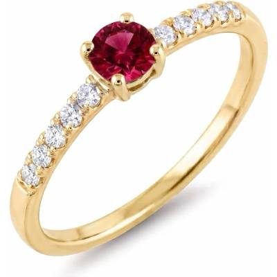 Eppi Stříbrný prsten s rubínem a postranními lab grown diamanty Tyla R50351