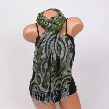 Image 1 of Ефектен шал в зелено и черно с рози и ресни