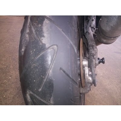 M12 Ochranné špulky do kyvky (pár) pro Kawasaki ZXR750, ZX7-R a ZXR400, černé