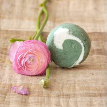 Ponio tuhý šampón žihľavový cukrová pivonka 60 g