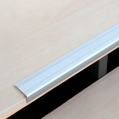 Protiskluzová schodová lišta, Aluminium m2, Easy Clean, bílá, š 1000 mm, síla materiálu 3 mm
