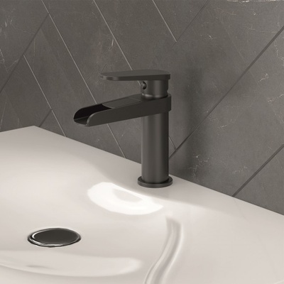 Inter Ceramic Смесител за умивалник 1192053b ЧЕРЕН МАТ cascada